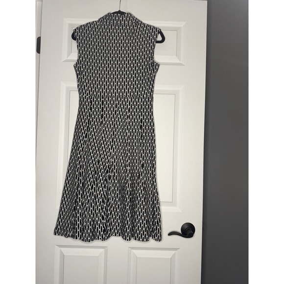 Taylor Cap Sleeve Button Up Collar Dress Size 6 Black White Geometric Pattern - Picture 2 of 2